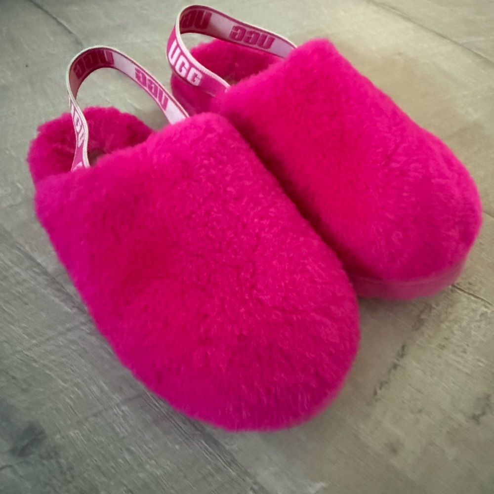 UGG Fuchsia Fluffy Slippers